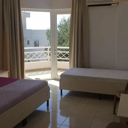 Hotel Hotel Saranda 3*